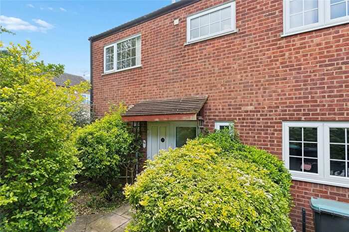 3 Bedroom End Terrace House For Sale In Abbots Field, Gravesend, Kent, DA12