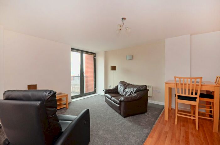 2 Bedroom Flat To Rent In West Street, Sheffield, Uk, S1