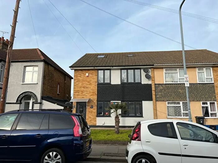 4 Bedroom End Terrace House To Rent In Kinfauns Road, Ilford, IG3