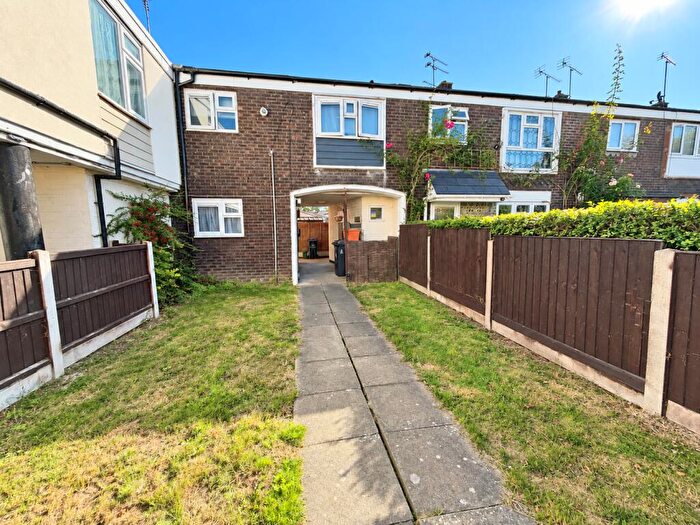 1 Bedroom Apartment For Sale In Neville Shaw, Basildon, Essex, SS14