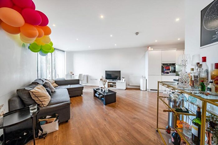 1 Bedroom Flat For Sale In Boundaries Road, Balham, London, SW12