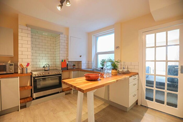 9 Bedroom House Of Multiple Occupation To Rent In Elm Grove, BN2