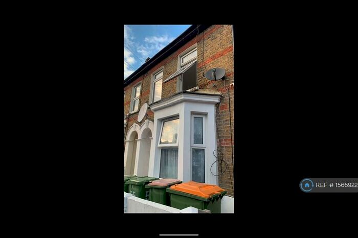 2 Bedroom Flat To Rent In Chesterton Terrace, London, E13