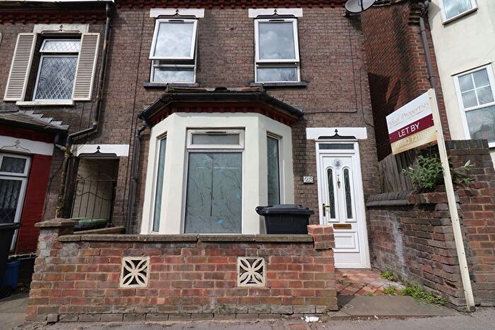 3 Bedroom Semi Detached House To Rent In Luton, LU2