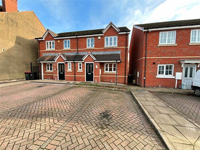 3 Bedroom Semi-Detached House For Sale In Colonel Dibley Close, Piccadilly, Tamworth, Warwickshire, B78