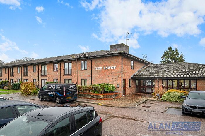 1 Bedroom Flat For Sale In The Lawns, Uplands Road, Brentwood, CM14