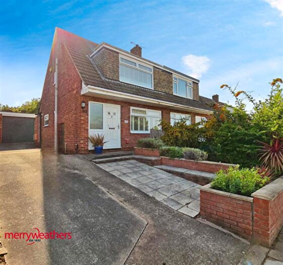 3 Bedroom Semi-Detached House To Rent In Hall Road, Rotherham, S60