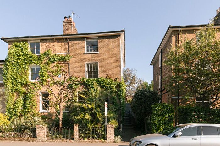 5 Bedroom Semi-Detached House For Sale In Holly Grove, Peckham Rye, SE15