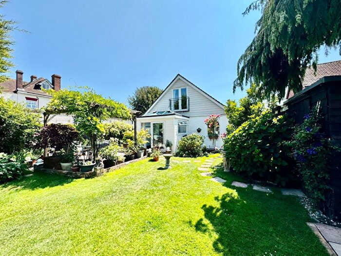 3 Bedroom Bungalow For Sale In Cross Way, Havant, PO9