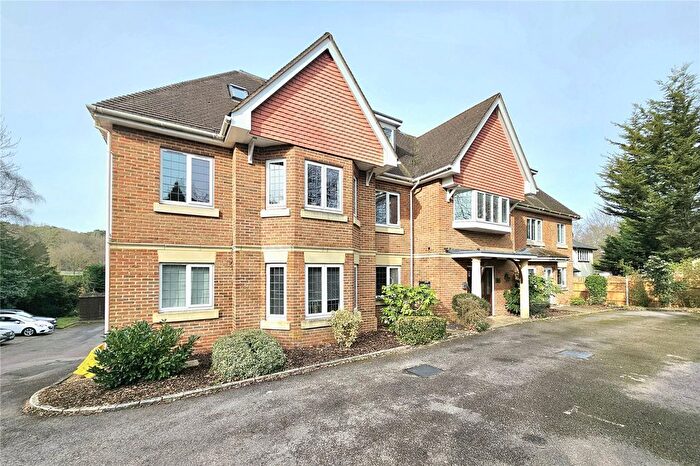 2 Bedroom Flat For Sale In Portsmouth Road, Camberley, Surrey, GU15