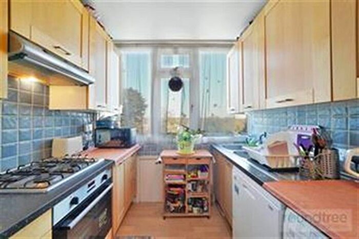 2 Bedroom Flat For Sale In Hendon Hall Court, Parson Street, Hendon, NW4