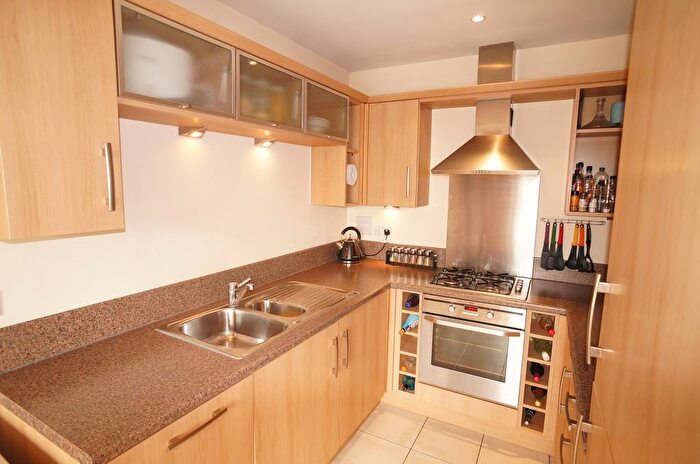 2 Bedroom Flat To Rent In Cloudeseley Close, Sidcup, Kent, DA14