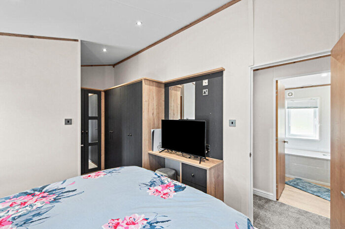 2 Bedroom Lodge For Sale In Castleton Road, Tullibardine, PH3