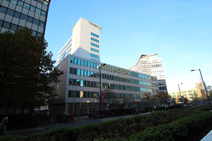 2 Bedroom Apartment To Rent In Emerald House, Lansdowne Road, CR0