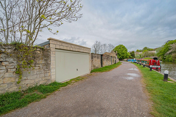 Garage / Parking To Rent In Caroline Buildings, Bath, BA2