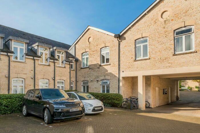 2 Bedroom Apartment To Rent In Mill Street, Witney, OX28