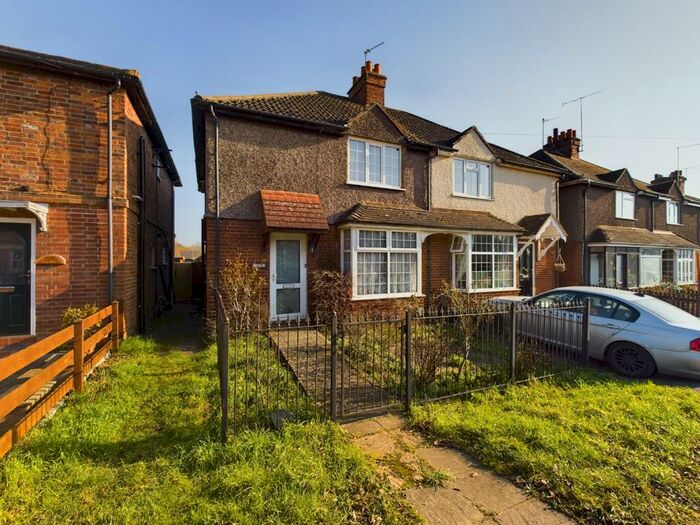 3 Bedroom Semi Detached House For Sale In Old Stoke Road, Southcourt