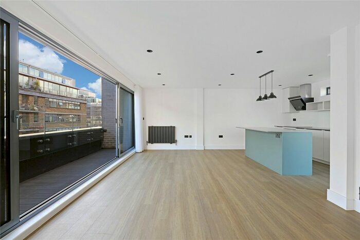 3 Bedroom Flat To Rent In Dame Street, Angel Wharf, N1