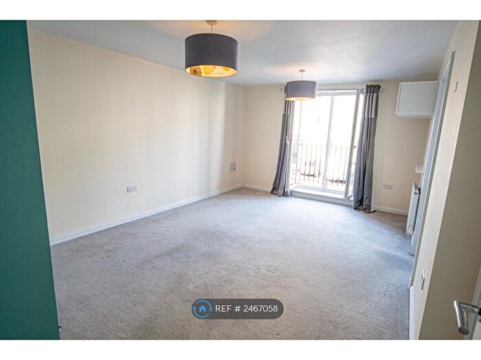 2 Bedroom Flat To Rent In Flaxmill Place, Edinburgh, EH6