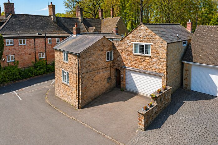 5 Bedroom Detached House For Sale In Astrop Road, Kings Sutton, Banbury, OX17