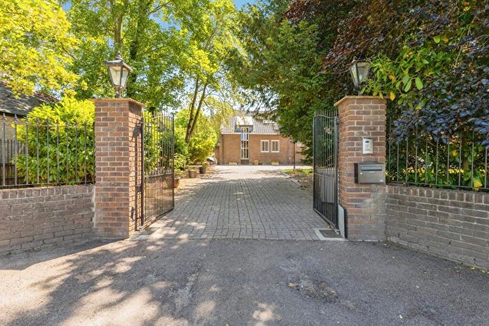 5 Bedroom Detached House For Sale In Norwich Road, Attleborough, Norfolk, NR17