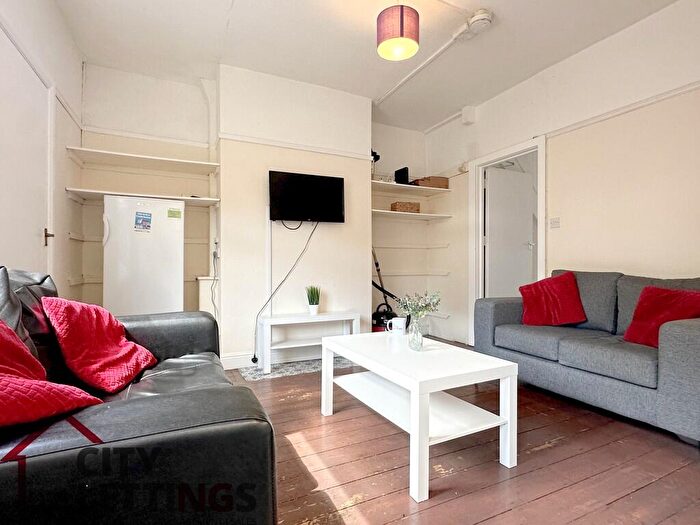 4 Bedroom Terraced House To Rent In Elmsthorpe Avenue, Lenton, NG7