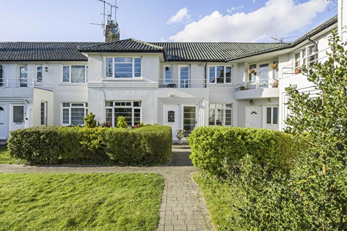 3 Bedroom Apartment To Rent In Florida Court, Bath Road, Reading, RG1