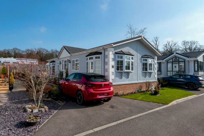 2 Bedroom Mobile Home For Sale In Brooks Green, Horsham, RH13