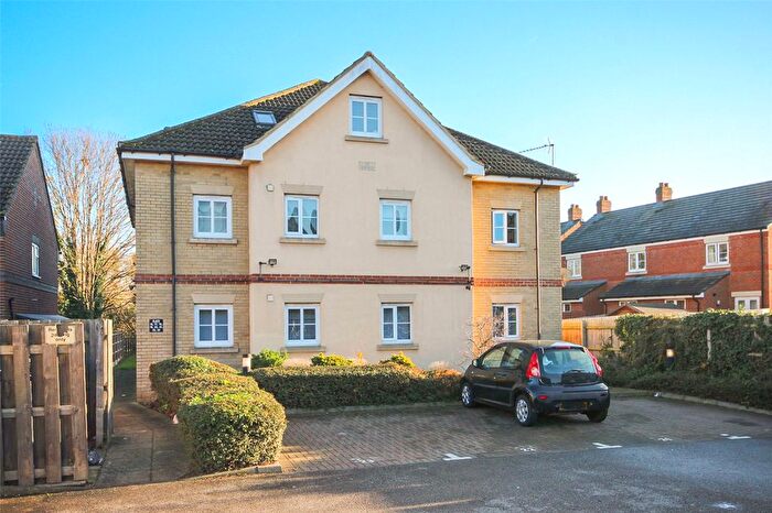 1 Bedroom Flat For Sale In Walsingham Close, Bedford, Bedfordshire, MK42