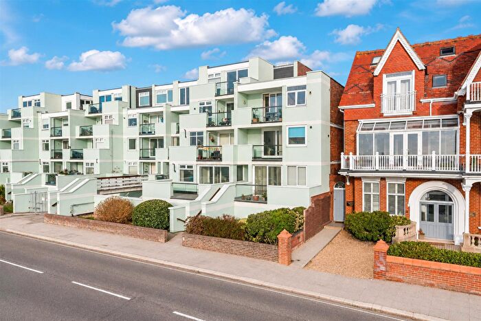 2 Bedroom Apartment To Rent In Marine Parade West, Lee-On-The-Solent, PO13