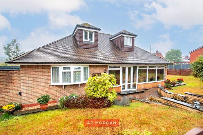 4 Bedroom Bungalow For Sale In Tynsall Avenue, Webheath, Redditch, Worcestershire, B97
