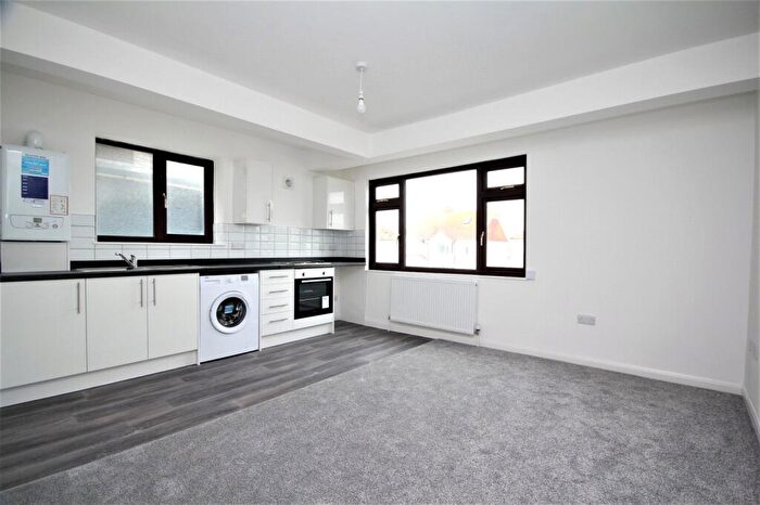 1 Bedroom Flat To Rent In Brighton Road, Lancing, West Sussex, BN15