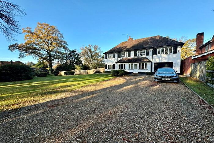 4 Bedroom Detached House To Rent In Baddesley Road, Chanders Ford, SO53