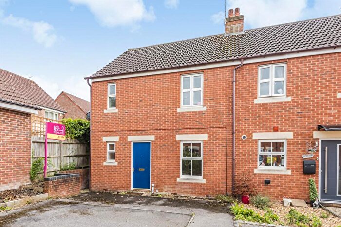 3 Bedroom Semi-Detached House To Rent In Kingfisher Grove, Three Mile Cross, Reading, RG7