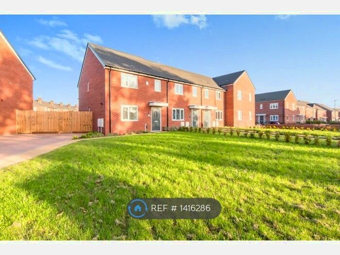 3 Bedroom Terraced House To Rent In Boothen Old Road, Stoke-On-Trent, ST4