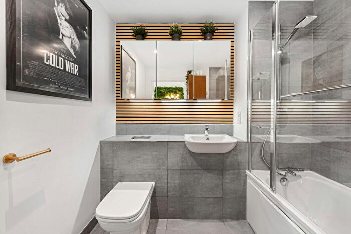 2 Bedroom Apartment For Sale In Victory Parade, London, SE18