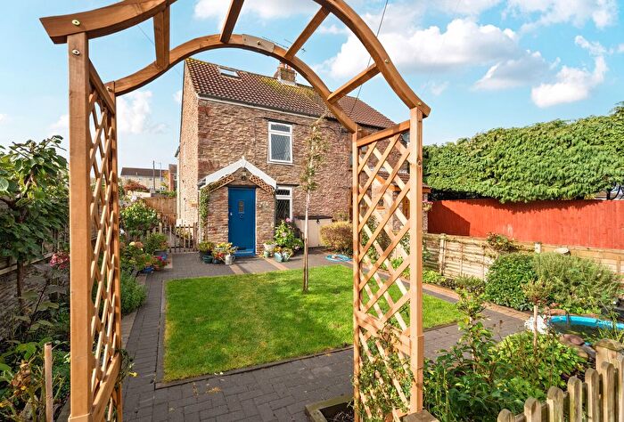 3 Bedroom Semi Detached House For Sale In The Causeway, Coalpit Heath, Bristol, Gloucestershire, BS36