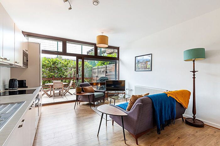 2 Bedroom Flat To Rent In Cabanel Place, London, SE11