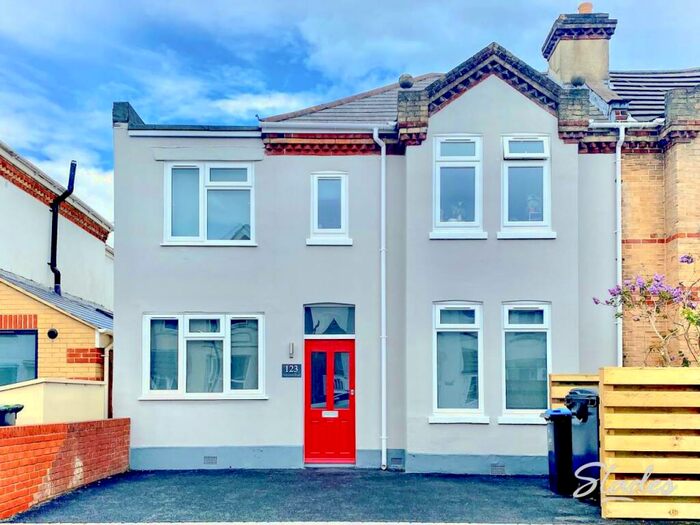 Studio To Rent In Flat, Parkwood Road, Southbourne, Bournemouth, BH5