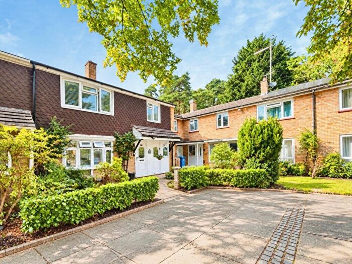 3 Bedroom End Of Terrace House For Sale In Woodmere, Bracknell, Berkshire, RG12