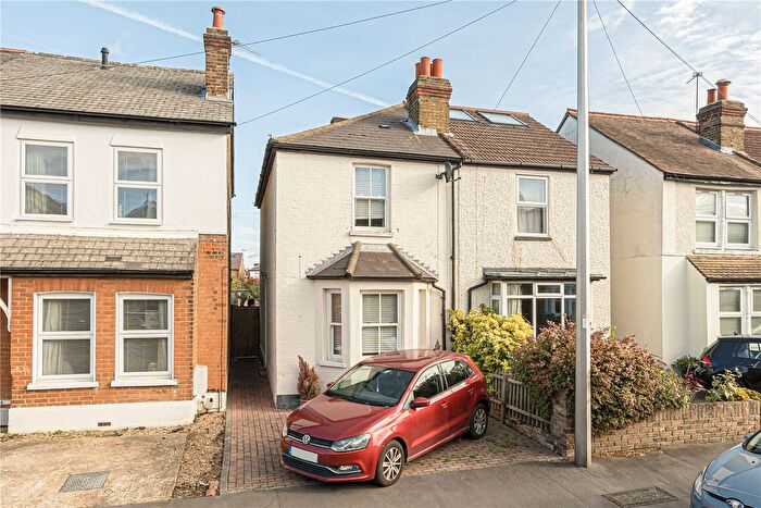 3 Bedroom Semi Detached House For Sale In Russell Road, Walton-On-Thames, Surrey, KT12