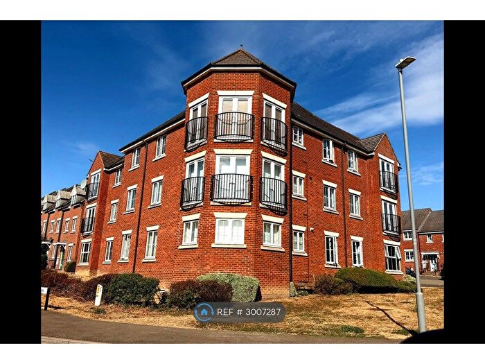2 Bedroom Flat To Rent In Slatepits Croft, Olney, MK46