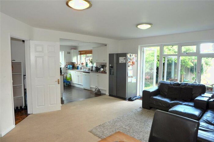 2 Bedroom Bungalow To Rent In Wroxham Gardens, Enfield, EN2