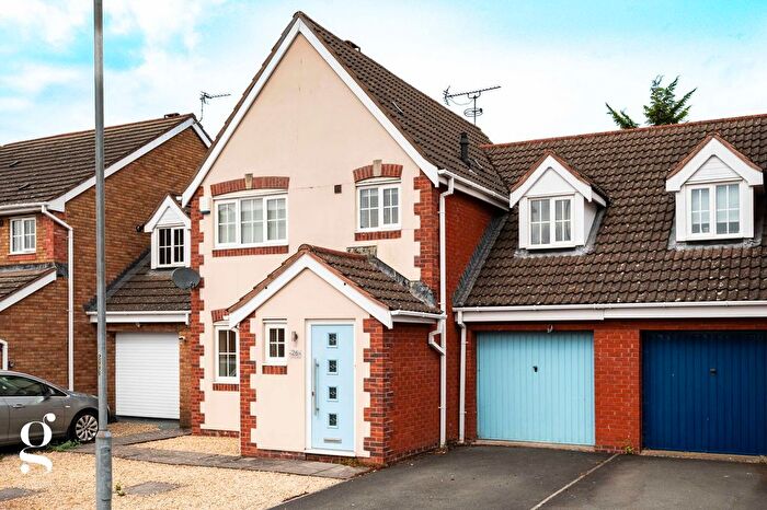3 Bedroom Semi Detached House For Sale In Warwick Road, Lower Bullingham, Hereford, HR2