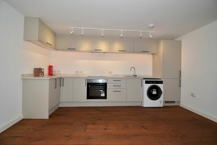 1 Bedroom Flat To Rent In Eastwood Road, Penryn, TR10