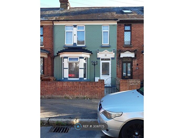 3 Bedroom Terraced House To Rent In Valley Road, Gillingham, ME7