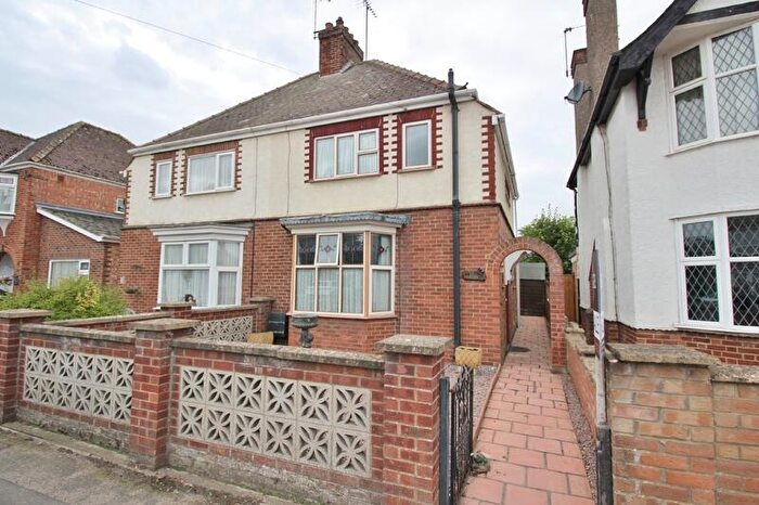 2 Bedroom Semi-Detached House For Sale In Neville Avenue, Spalding, Lincolnshire, PE11