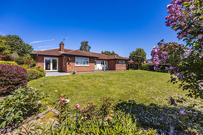 3 Bedroom Detached Bungalow For Sale In Broad Close, Woodborough, Nottinghamshire, NG14