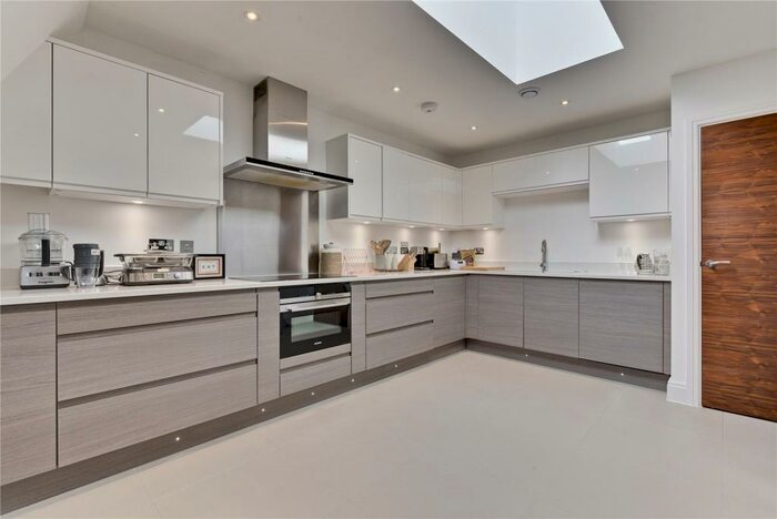 2 Bedroom Apartment To Rent In Weybridge House, Queens Road, Weybridge, Surrey, KT13