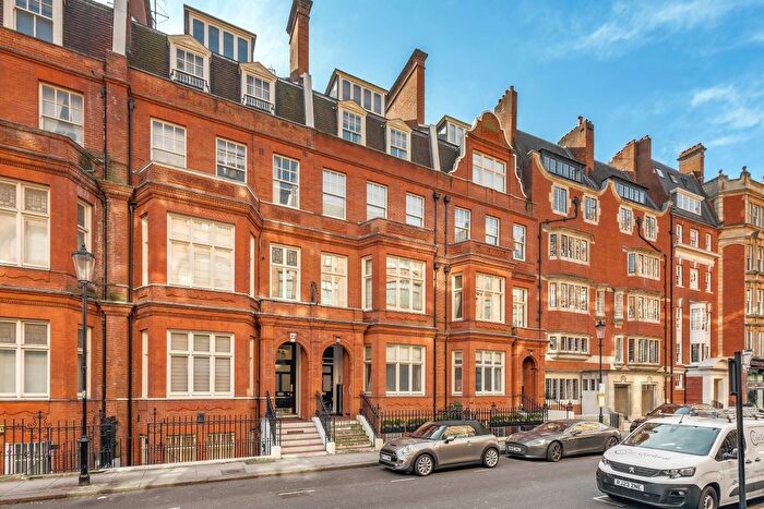 3 Bedroom Flat For Sale In Hans Road, London, SW3